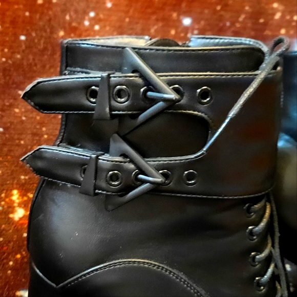 LAMODA Dolls Kill older rare Goth flared buckle Heel Booties witchy Halloween - Picture 4 of 6